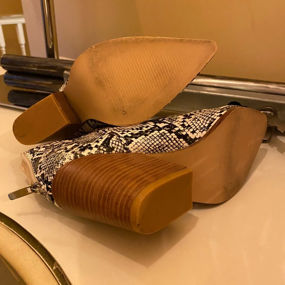 Faux Snakeskin Ankle Boots 🐍western whimsy - Picture 7 of 7